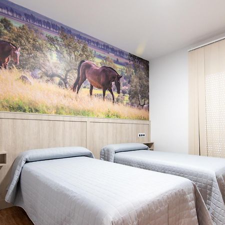 Hostal Vinuela San Pedro de Merida Eksteriør bilde